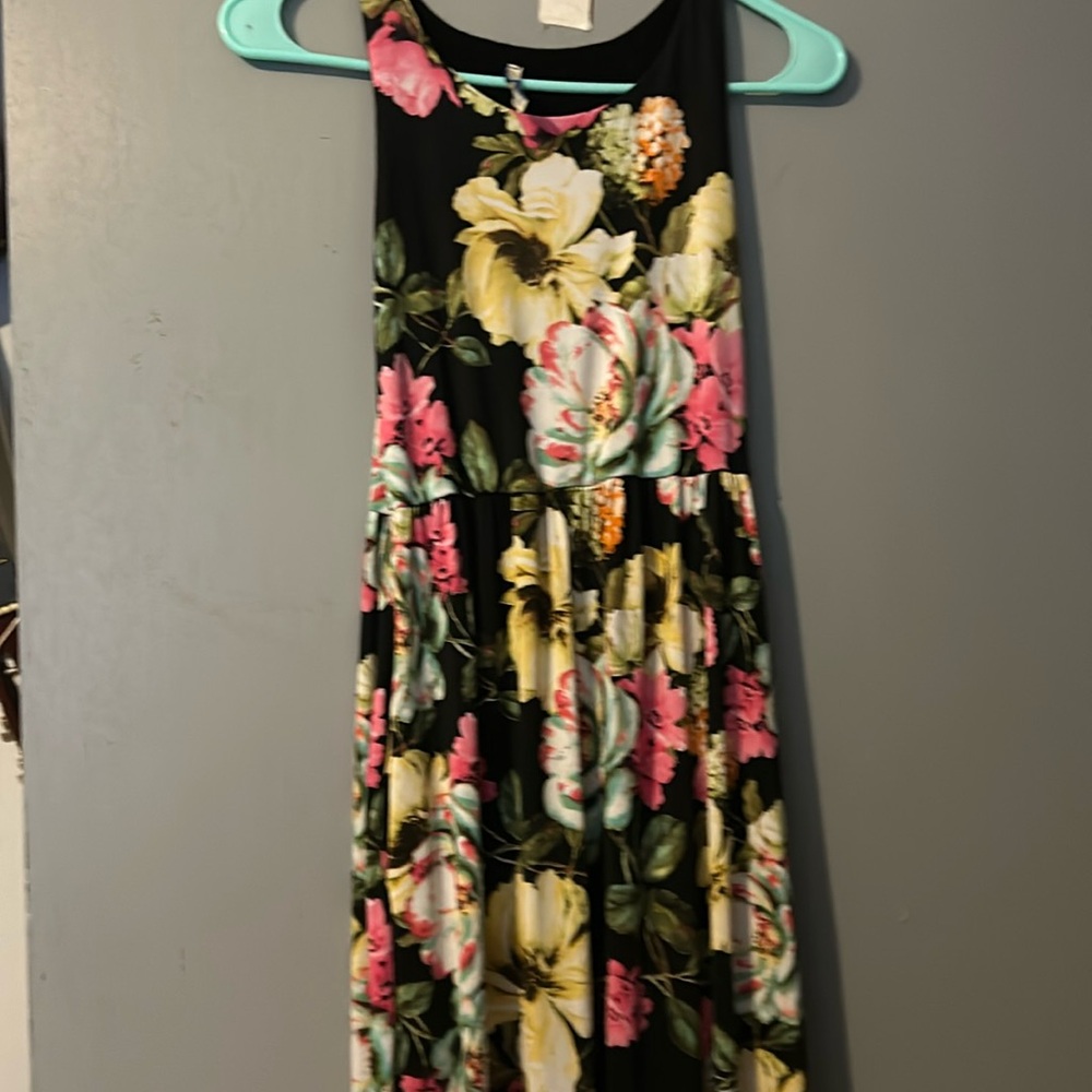 Ladies, long, black maxi dress size small lots of colors